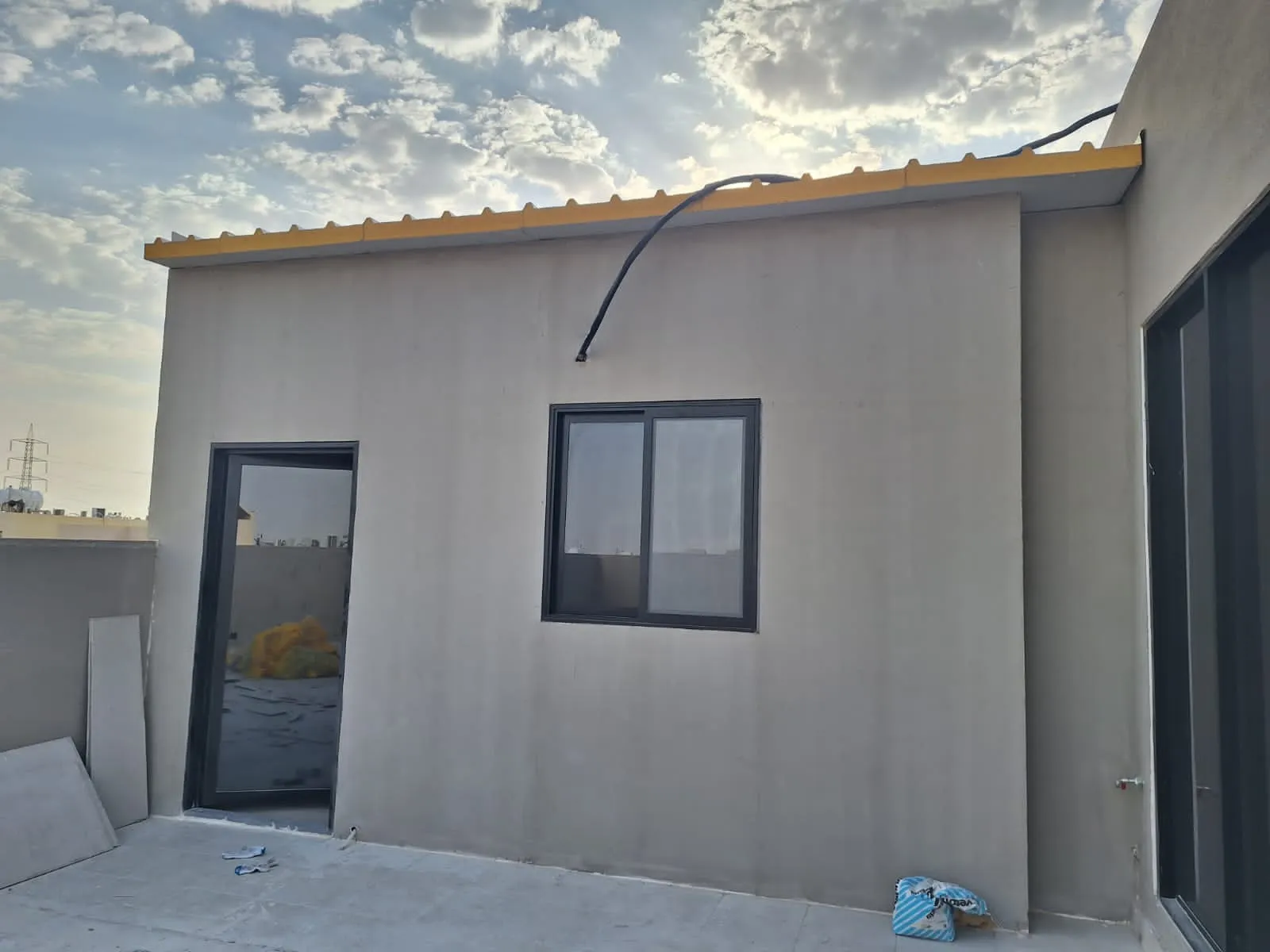 مقاول بناء ملاحق الرياض تركيب ملاحق من الساندوتش بانل