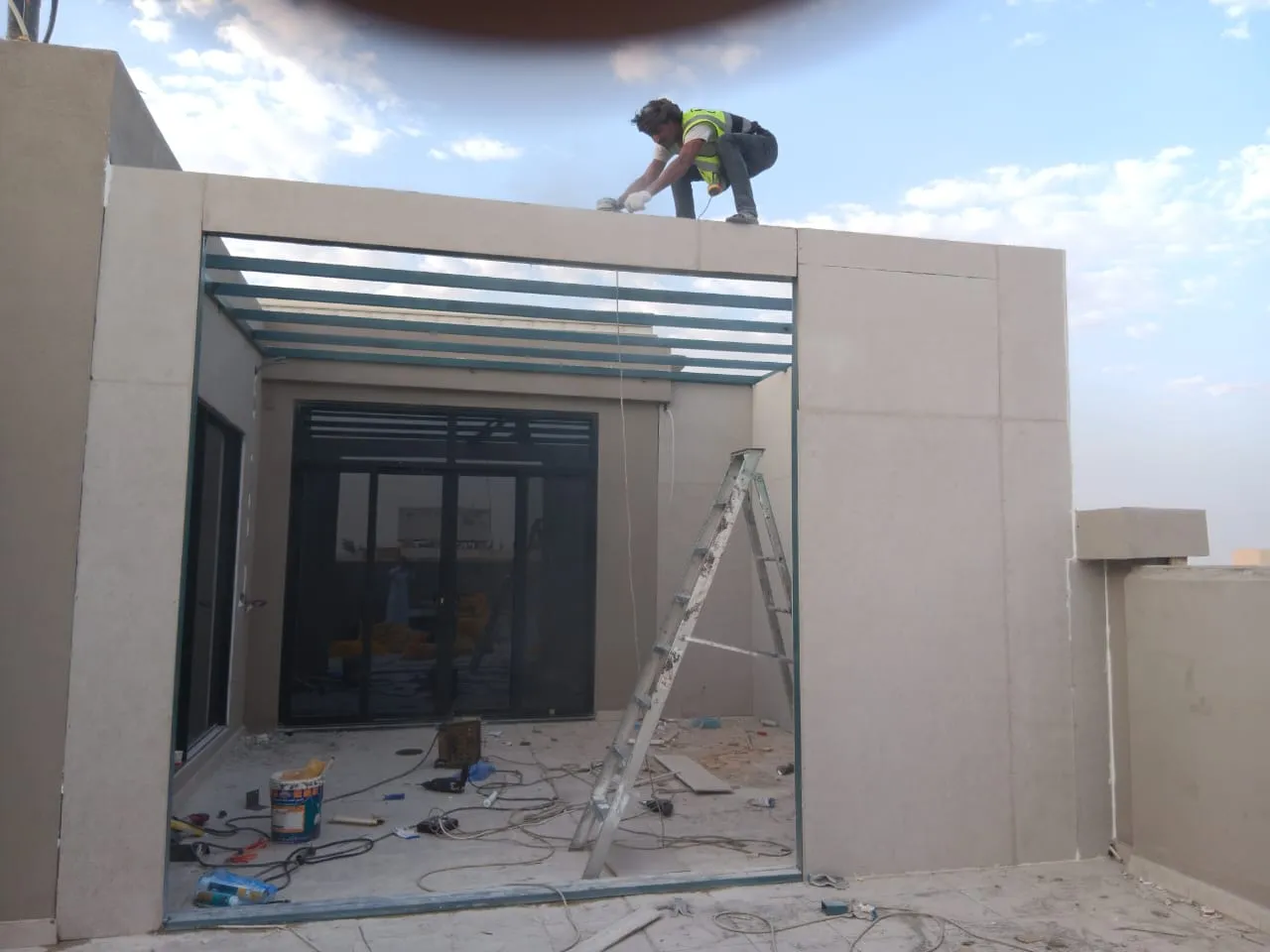 مقاول بناء ملاحق الرياض تركيب ملاحق من الساندوتش بانل