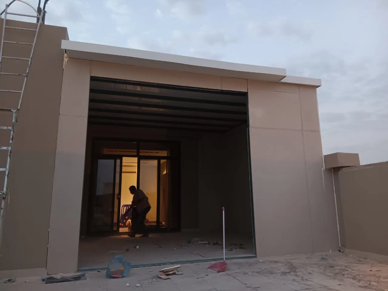 مقاول بناء ملاحق الرياض تركيب ملاحق من الساندوتش بانل