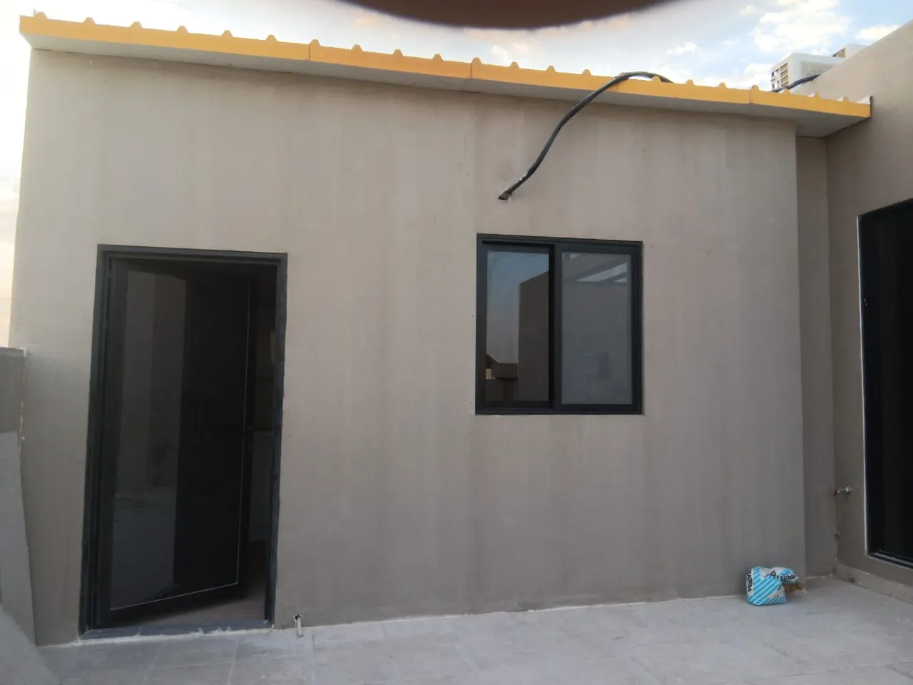 مقاول بناء ملاحق الرياض تركيب ملاحق من الساندوتش بانل