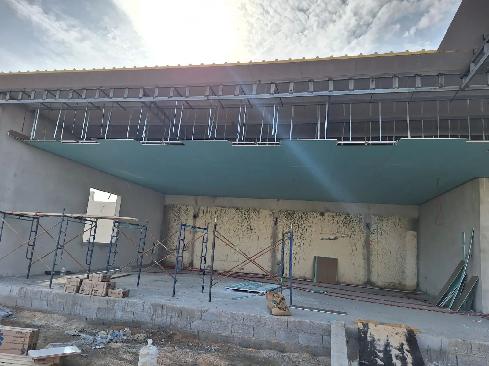 مقاول بناء ملاحق الرياض تركيب ملاحق من الساندوتش بانل