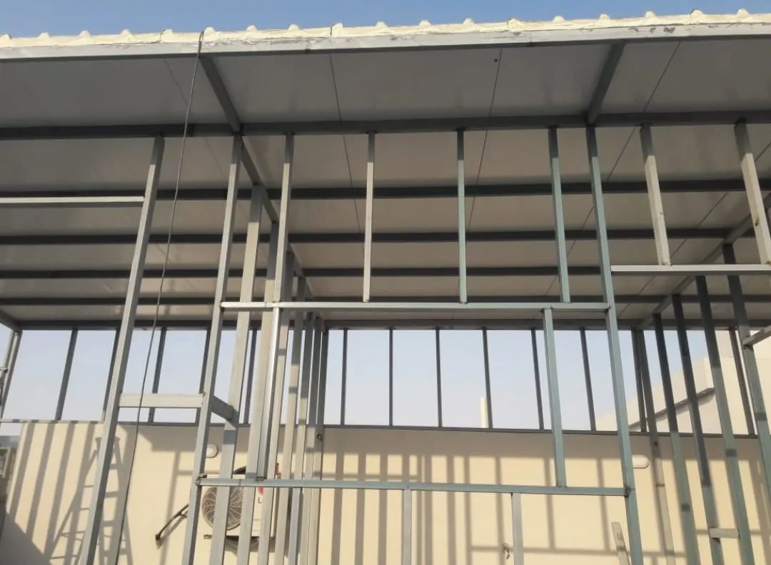 مقاول لتركيب هناجر ومستودعات من الساندويتش بانل في الرياض