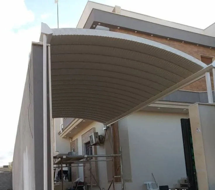 بناء ملاحق خارجيةمن الساندويتش بانل حديثة وعصرية بالرياض