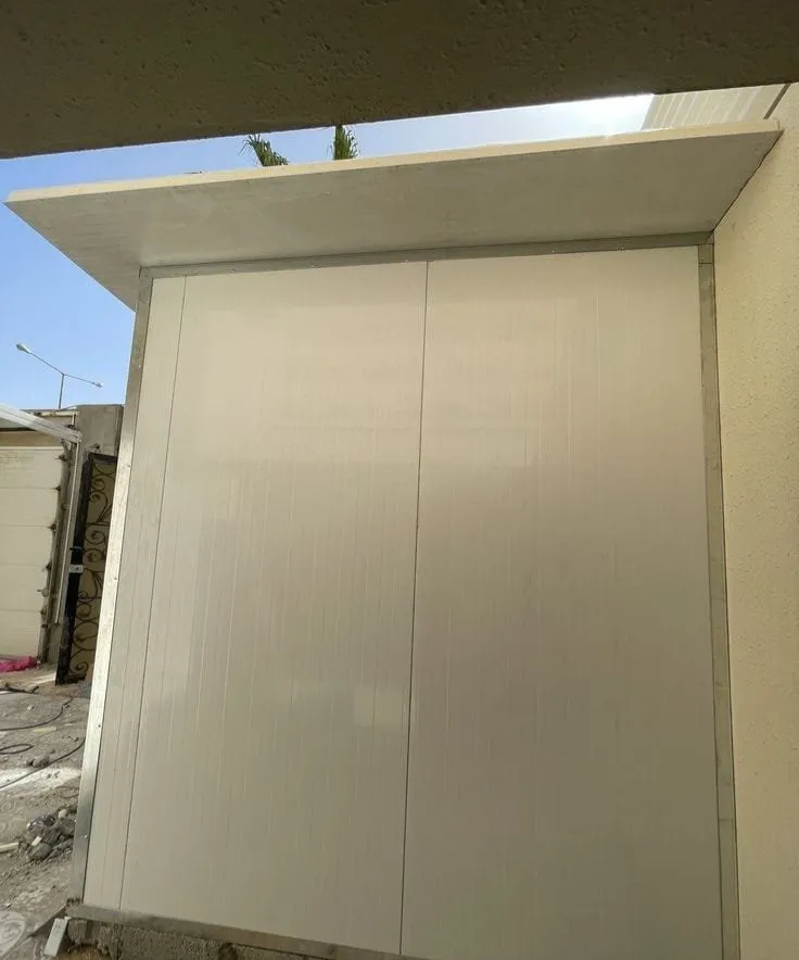 بناء ملاحق خارجيةمن الساندويتش بانل حديثة وعصرية بالرياض