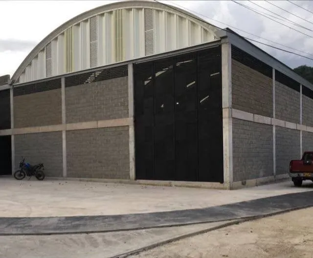 مقاول تركيب حظائر دواجن في الرياض