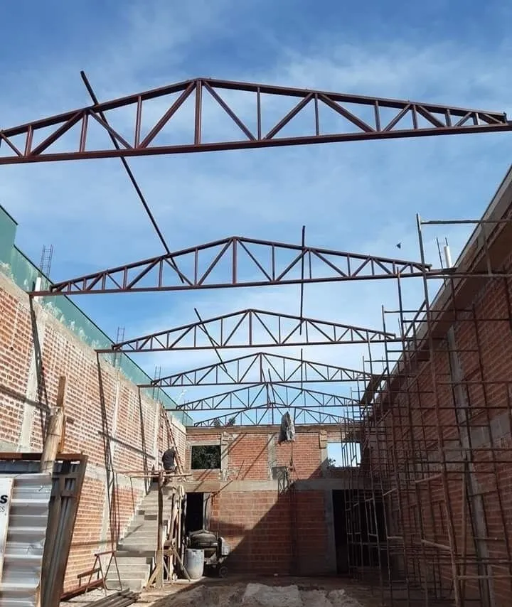 مقاول تركيب حظائر دواجن في الرياض