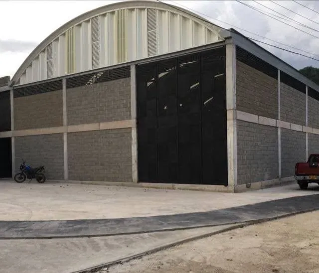 مقاول تركيب حظائر دواجن في الرياض