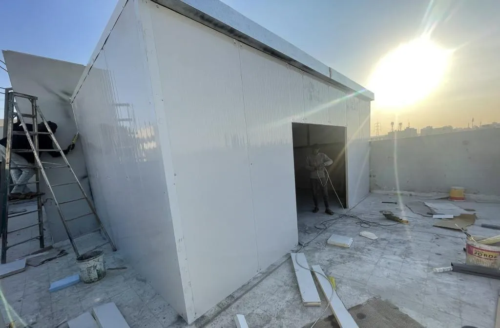 مقاول بناء ملاحق من الساندويتش بانل وأسمنت بورد بالسعوديه