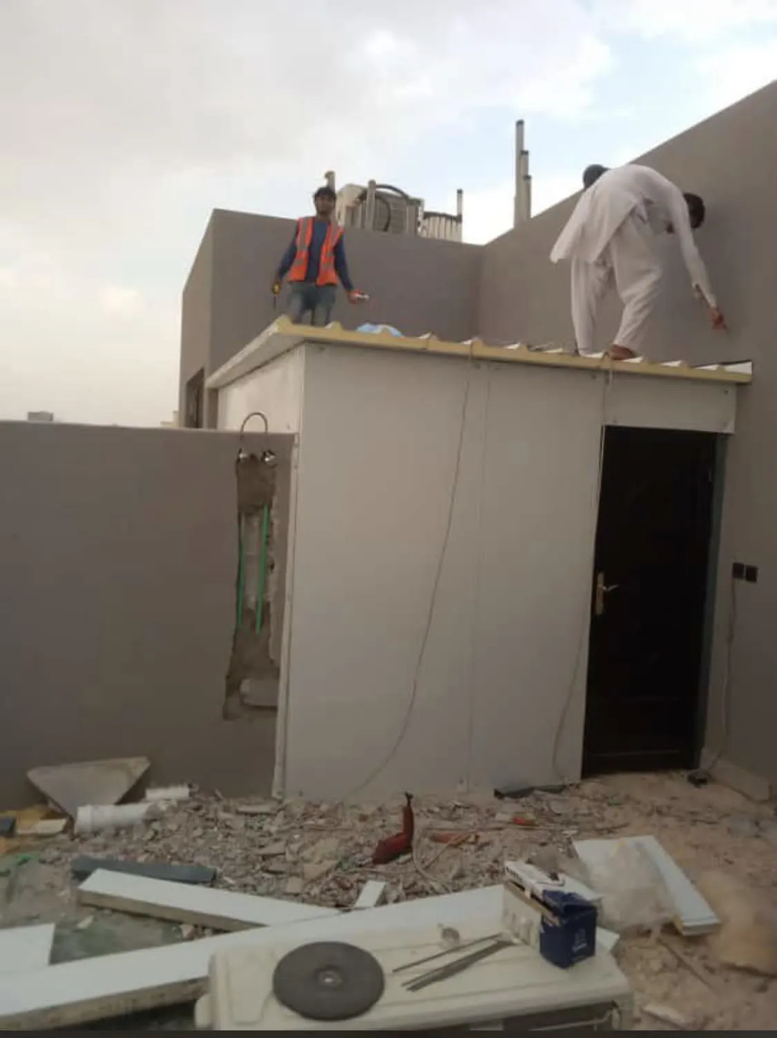 مقاول السعودية للترميم والبناء ملاحق سندويتش بانل في المملكة