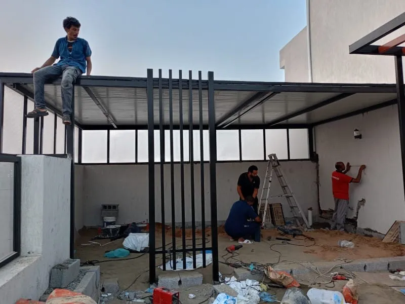 مقاول لبناء ملحق خارجي في السطح بالمملكة العربية السعودية